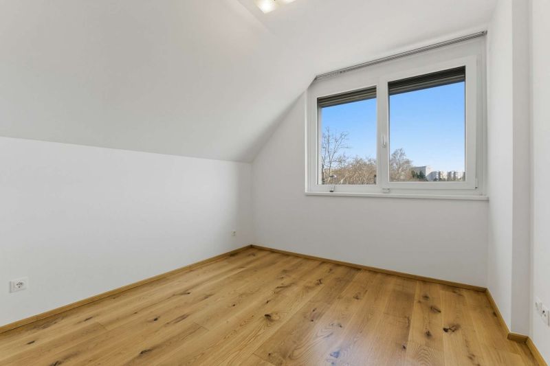 Dachgeschosswohnung mit hochwertigen Ma�m�beln, Terrasse, Klimaanlage & Stellplatz nahe Alten Donau /  / 1220&nbsp;Wien / Bild 5